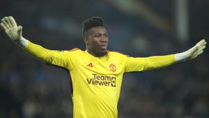 André Onana difende i pali del Manchester United