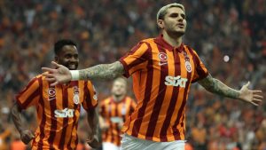 Mauro Icardi che esulta con la maglia del Galatasaray