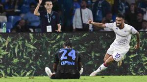 Nico Gonzalez esulta dopo il goal contro il Napoli