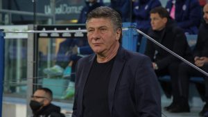 Walter Mazzarri sulla panchina del Cagliari - Sportxpress.it